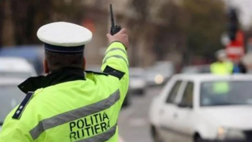 Urmărire ca-n filme în trafic, în Argeș: tânăr prins după 25 km, fără permis și băut