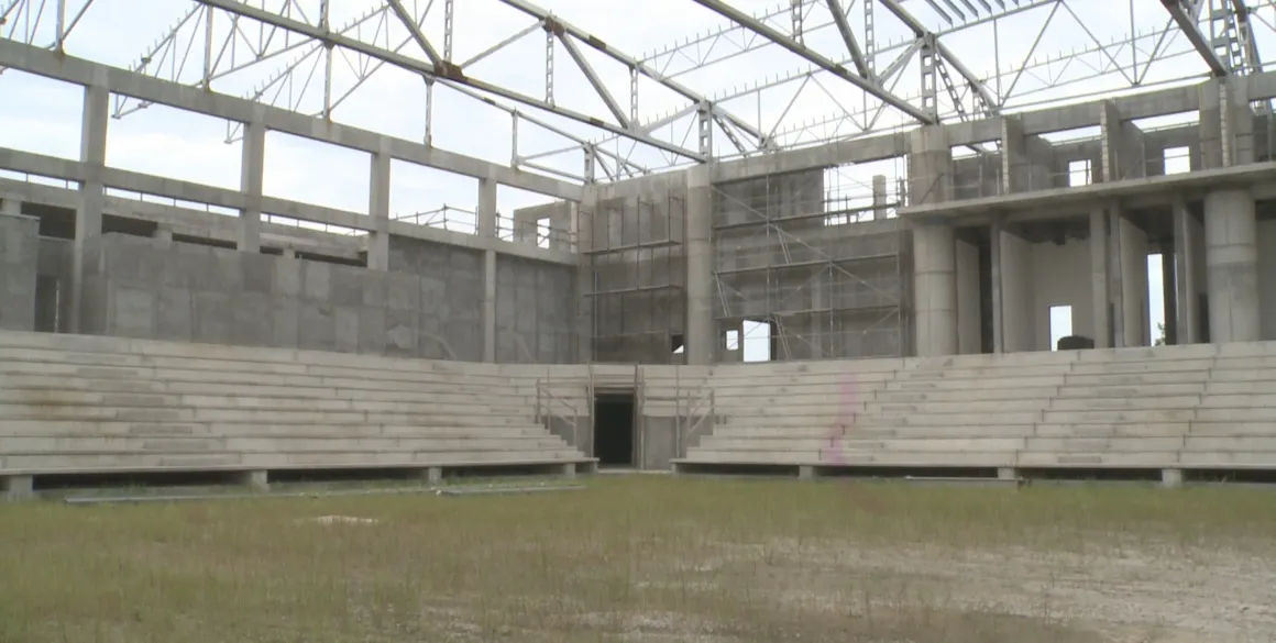 Lucrări avansate la Sala Polivalentă din Slatina. Imagini din interior