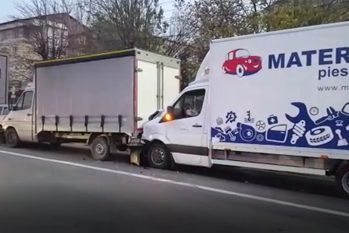 Semaforizare inteligentă în Balş, pe DN 65. Sistemul ar trebui dat în folosinţă, în august