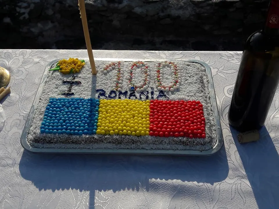 O primărie din Olt a plătit 25 lei pentru o porţie de fasole cu cârnaţi oferită de 1 Decembrie