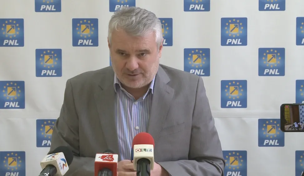 Deputat de Olt, bâlbă într-un discurs public - VIDEO VIRAL