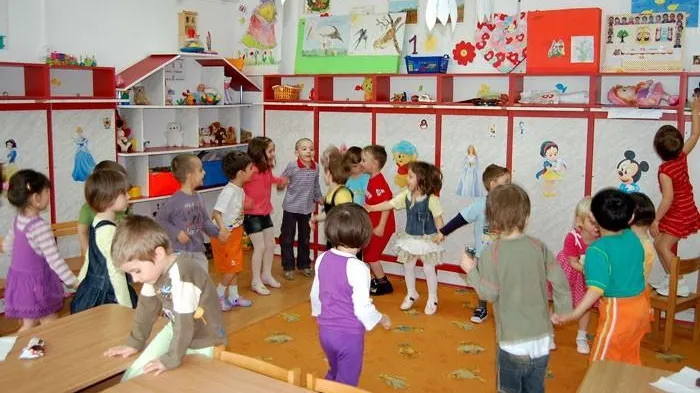 66 de locuri disponibile la creşele din Slatina. Condiţiile de "admitere"