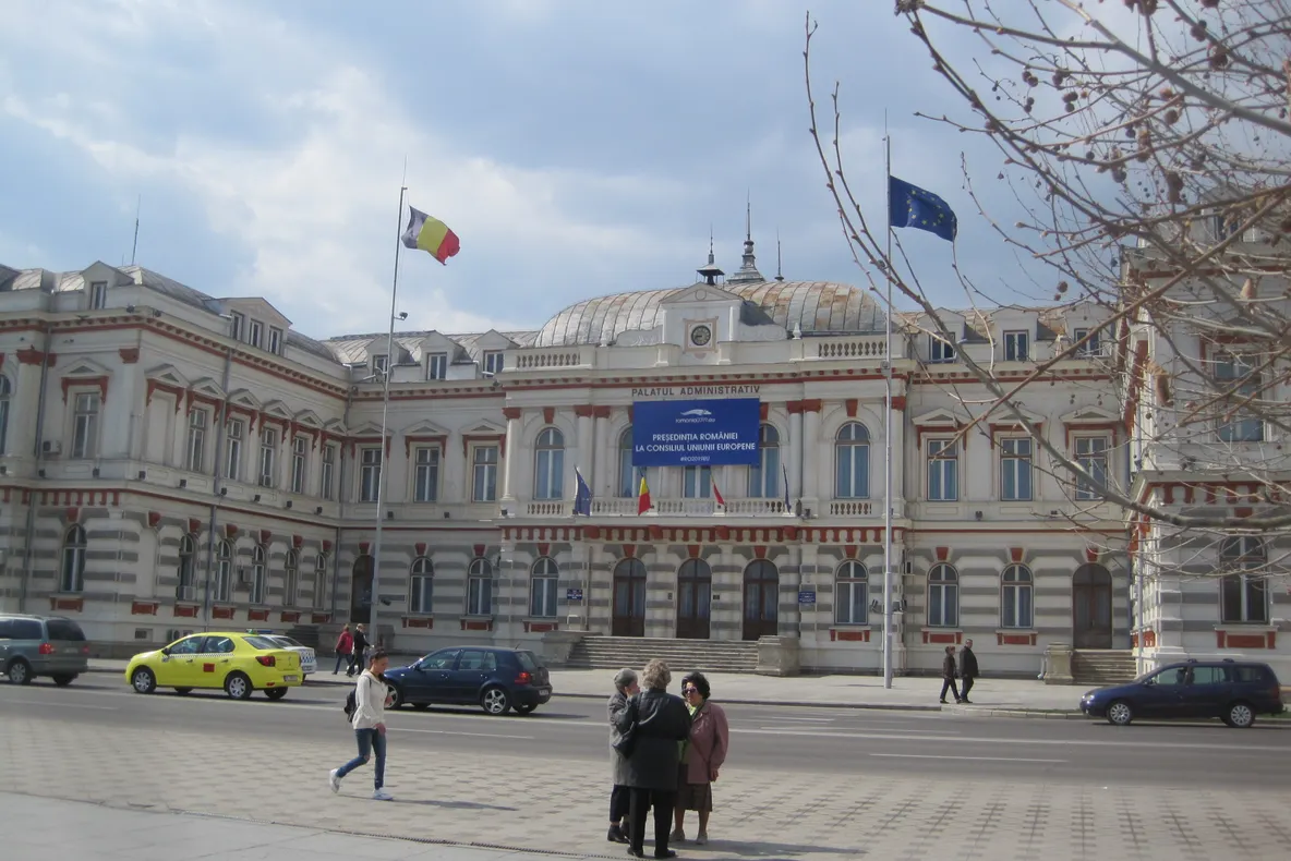 Instituția Prefectului, în sărbătoare. Scrisori de mulțumire pentru colaboratori