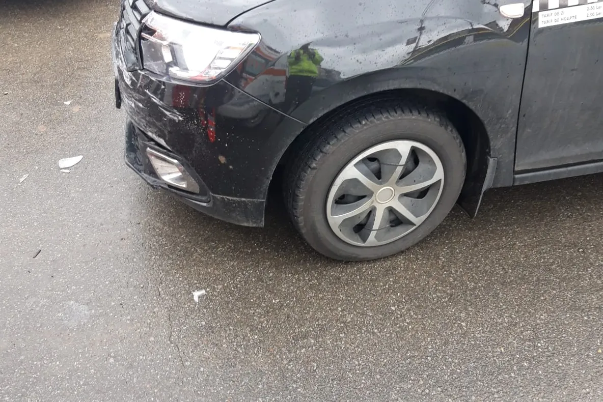 Slatina: O persoană rănită în urma unui accident cu trei autoturisme implicate - FOTO