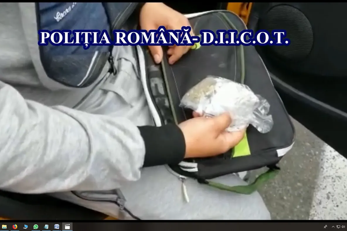 Urmărit naţional şi internaţional, prins în flagrant când ridica două colete cu droguri - VIDEO