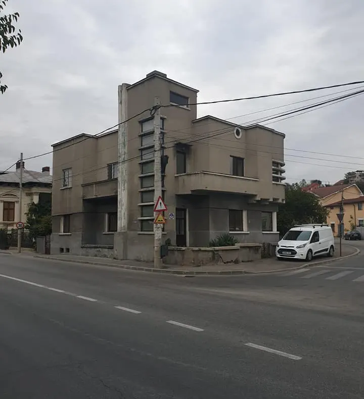 Casa Bădescu, o clădire cu o istorie impresionantă. Proprietarul, un medic renumit, pasionat de pictură