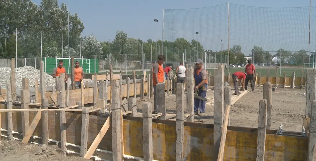 Se construiesc terenurile de tenis de la Clubul Nautic. Primăria reia demersurile pentru schimbarea destinației ștrandului din Progresul