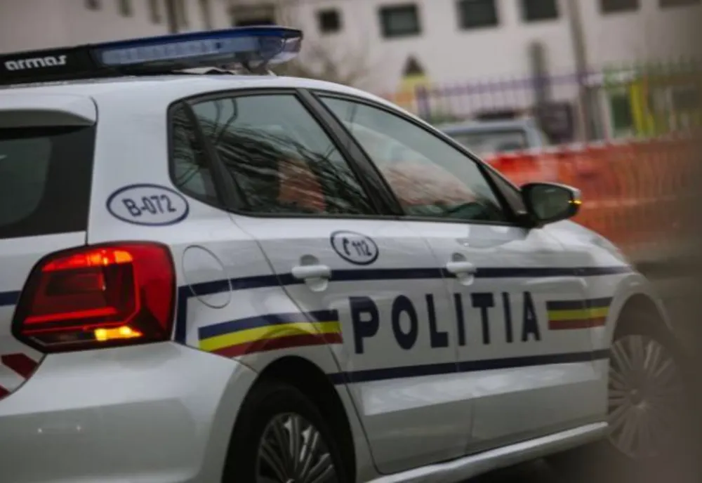 Olt: S-a răsturnat cu maşina şi a fugit de la locul faptei