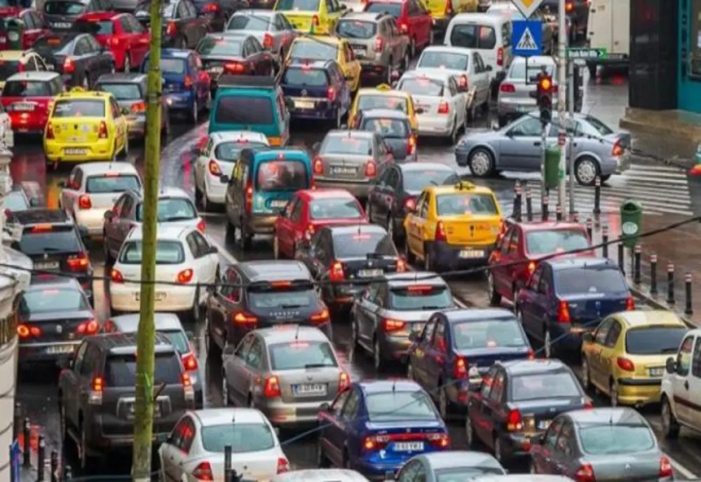 Trafic rutier intens, trenuri oprite. Ce zone sunt afectate