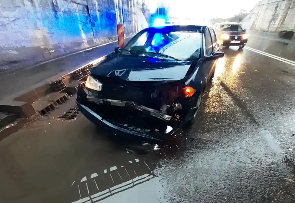 Trei maşini implicate într-un accident rutier, în Slatina