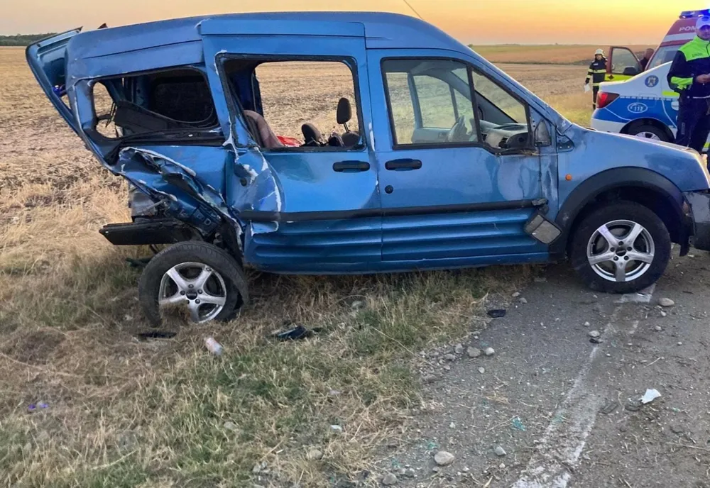 Olt: Trei maşini implicate într-un accident rutier, în judeţul Olt. Şofer băut