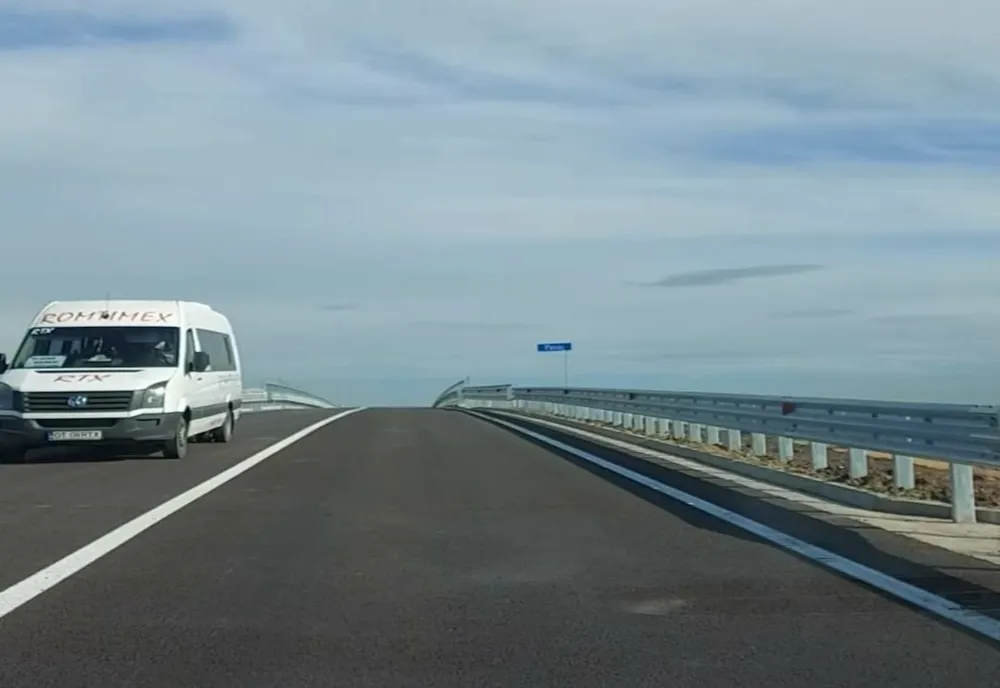 VIDEO. Două pasaje noi de pe Drumul Expres Craiova-Piteşti, date în folosinţă