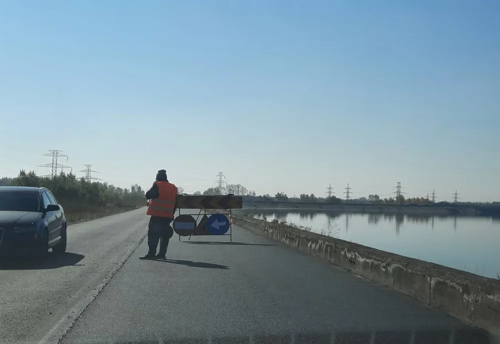 Olt: Au fost reluate lucrările de reabilitare a drumului dintre Slatina şi Slătioara