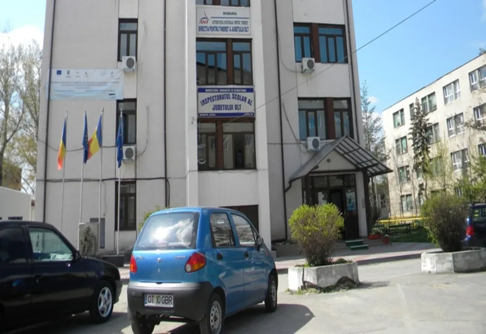 Opt inspectori au fost schimbaţi din funcţie, la ISJ Olt