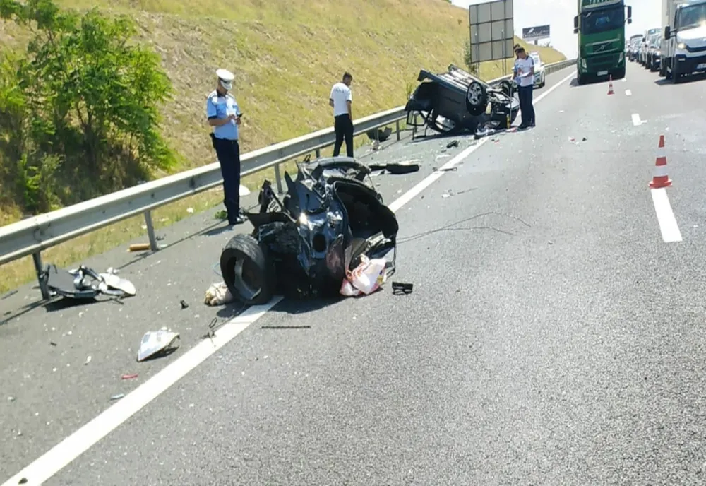 FOTO Accident teribil pe Autostrada A2. Persoane din Olt şi Dolj printre răniţi