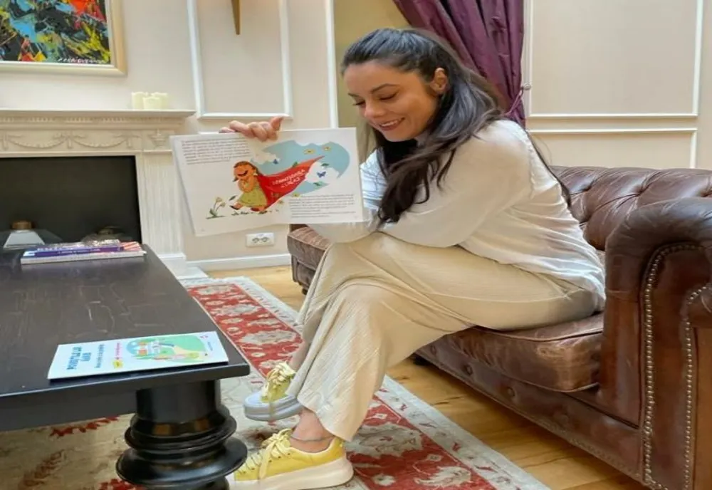 Serie de poveşti terapeutice, scrisă de o educatoare originară din Slatina: Am căutat să răspund nevoilor actuale ale copiilor