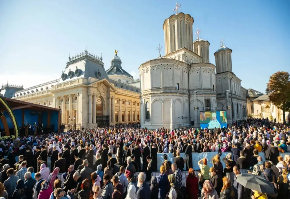 MOAȘTELE SFINTEI ÎMPĂRĂTESE ELENA - DE MIERCURI, ÎN ROMÂNIA
