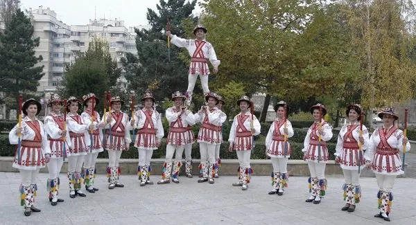 FESTIVALUL CĂLUȘULUI OLTENESC 2025 – TRADIȚIA RENAȘTE ÎN SATELE OLTULUI, FĂRĂ SLATINA PE HARTĂ