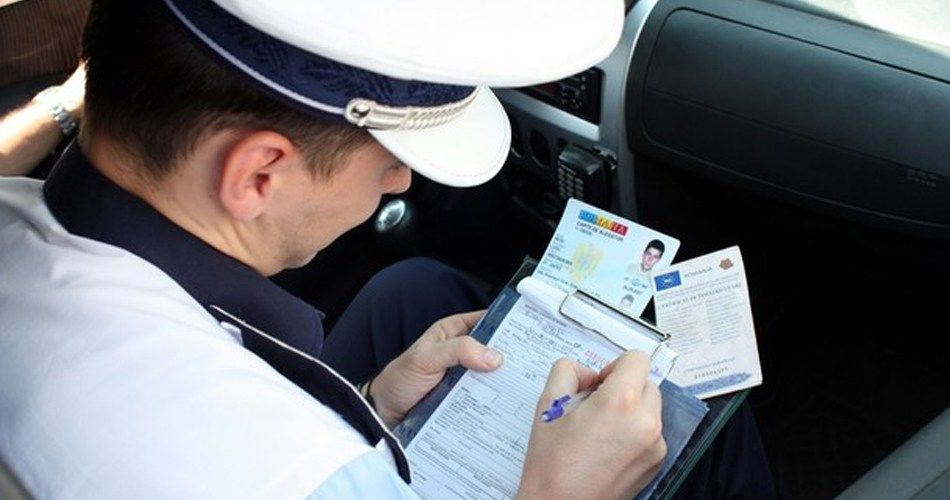 Sute de amenzi, în minivacanţa de Sfânta Maria. 27 de olteni au rămas fără permisul de conducere