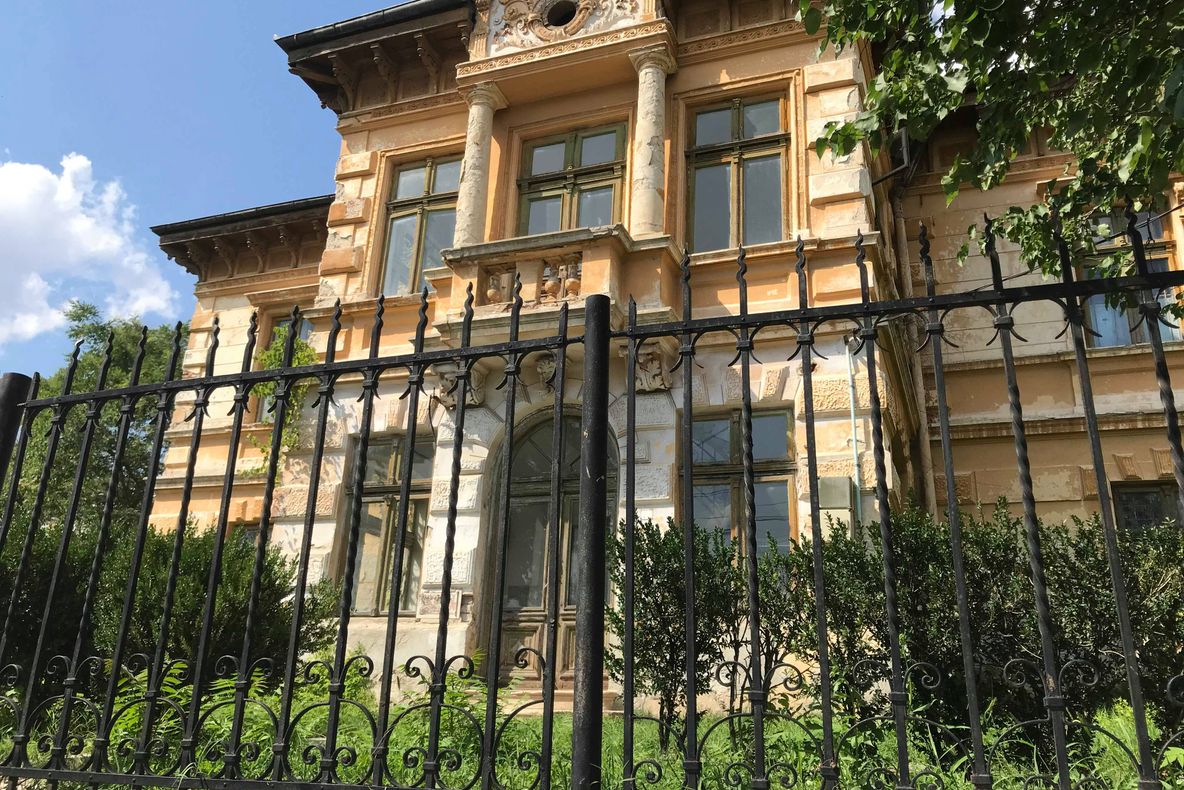 S-a aprobat preluarea de către MApN a unei clădiri din Caracal. Ministerul o transformă în clinică medicală pentru soldaţii americani şi români
