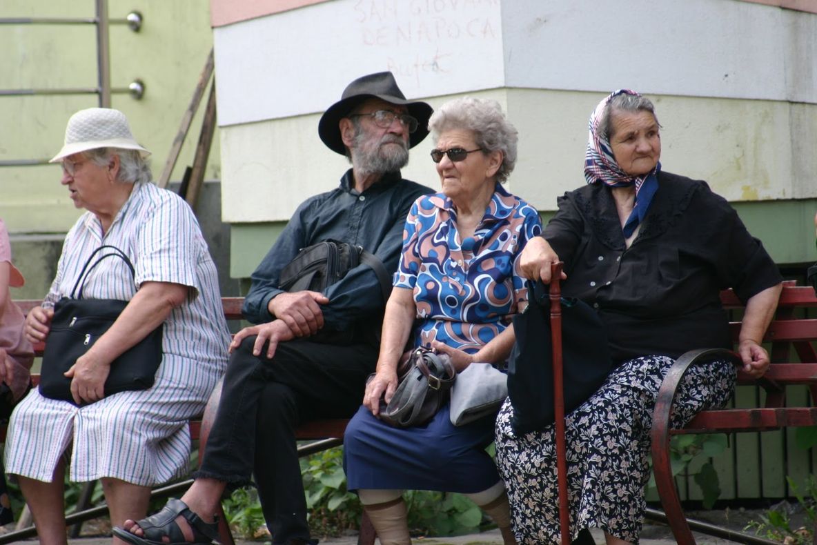 Cluburi ale pensionarilor pe fonduri europene în satele din județ