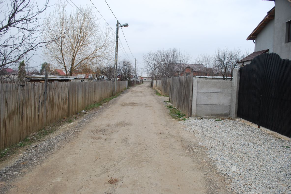 O stradă din Slatina devine mai lată după ce oamenii din zonă au donat terenul necesar primăriei