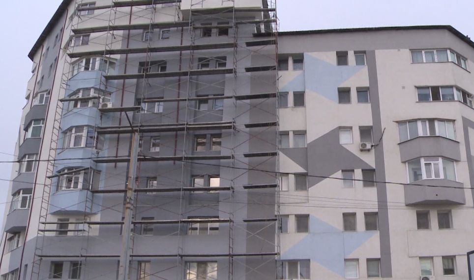 Emil Moț: „Cetățenii trebuie să înțeleagă că atâta timp cât nu sunt într-o asociație de proprietari noi nu putem să facem lucrările de anvelopare”