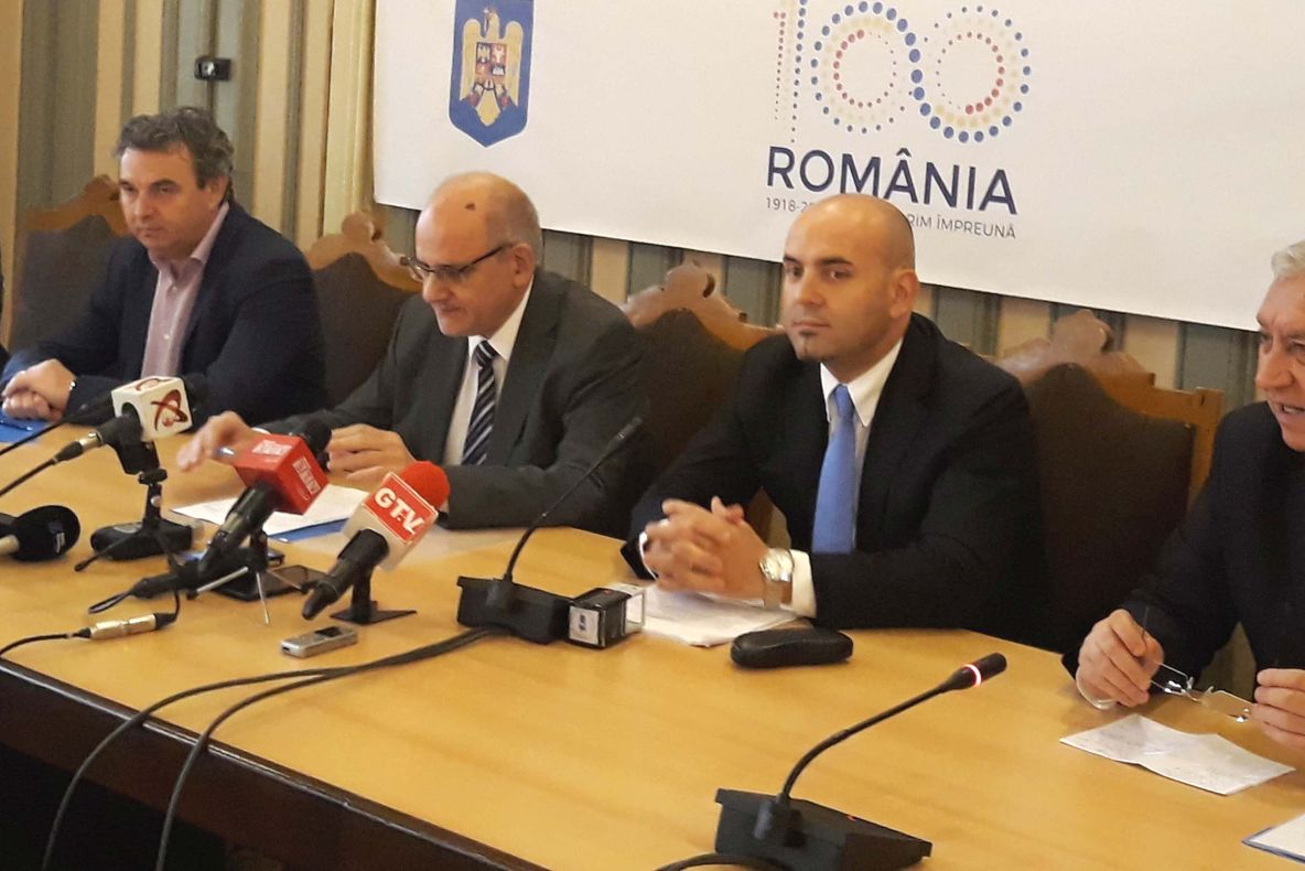 Contracte semnate pentru construirea Drumului Expres Craiova-Slatina-Piteşti