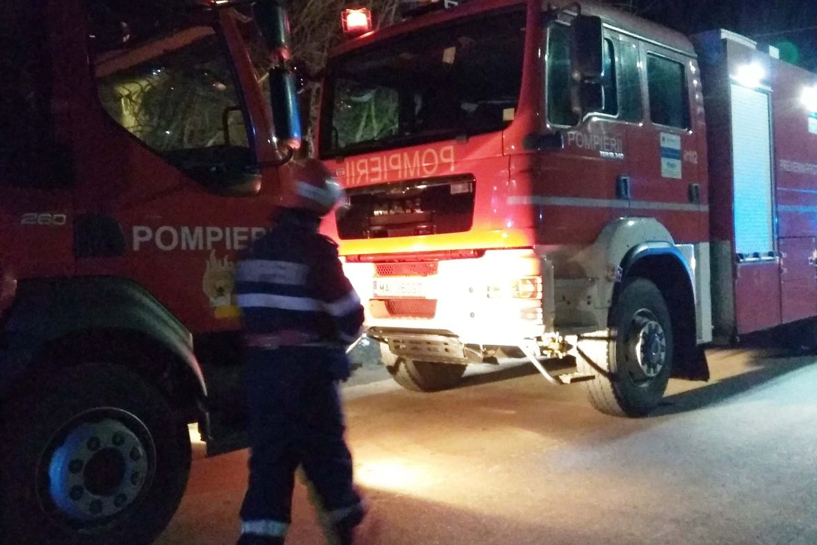Noi DETALII despre starea bărbatului surprins de un incendiu, la Şerbăneşti. Ce spun medicii