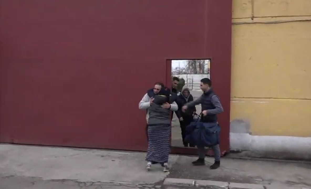 Bercea Mondial a ieșit din închisoare. Interlopul, așteptat de familie/ VIDEO