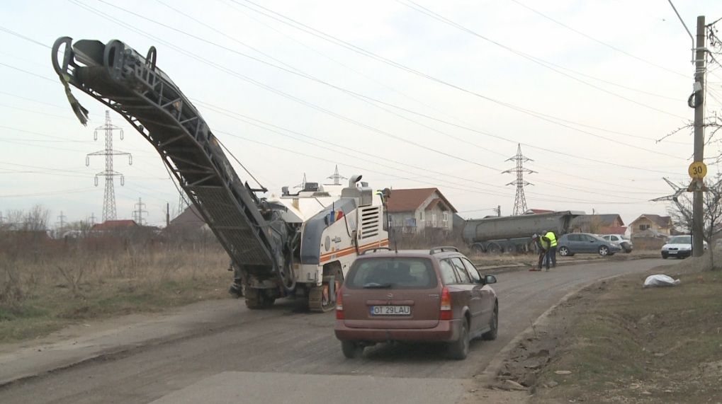 Au început reparațiile pe străzile degradate din Slatina. Care e lista de priorități
