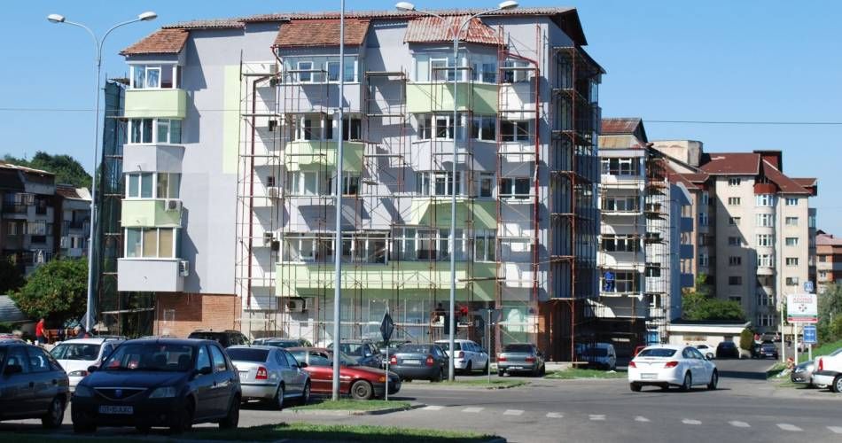 Acord cadru pentru reabilitarea altor 58 de blocuri din Slatina. LISTA
