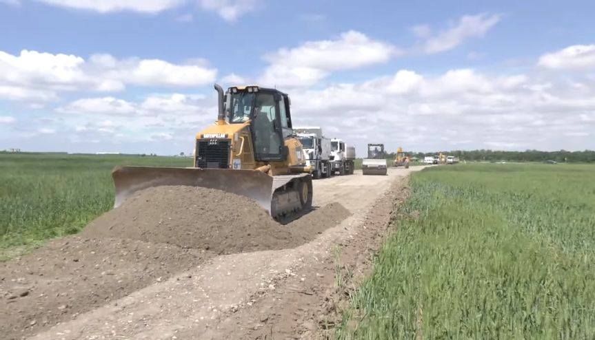 Compania de Drumuri s-a răzgândit. Lucrările pe tronsonul 2 al drumului expres Craiova-Pitești încep într-o lună