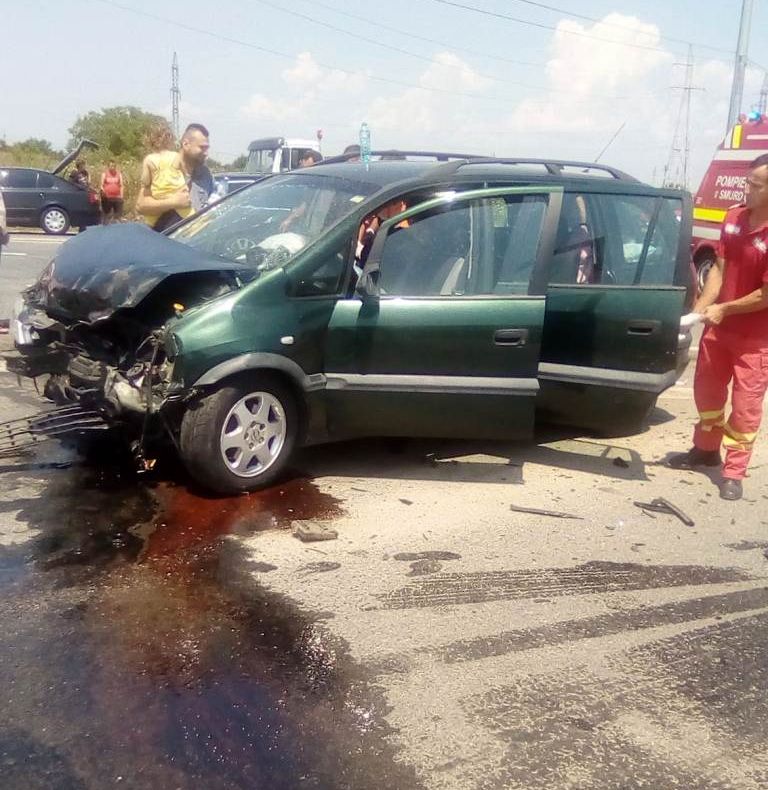 Patru persoane rănite, într-un accident, pe centura Caracalului. Un copil de trei ani printre ei