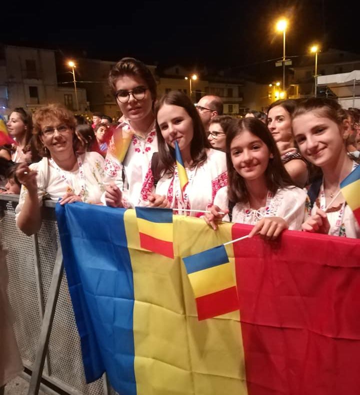 Elevi din Slatina, întâlnire cu actori celebri la un festival de film din Italia- FOTO