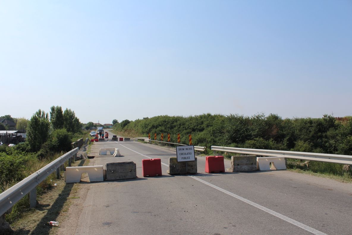 Se reia traficul pe podul rutier de la Găneasa, după doi ani. Anunţul drumarilor