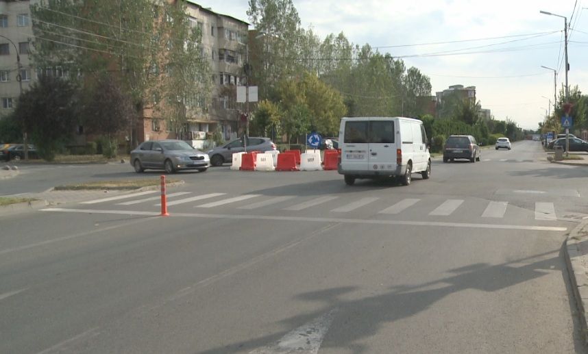 Un nou sens giratoriu, testat zilele acestea în Slatina