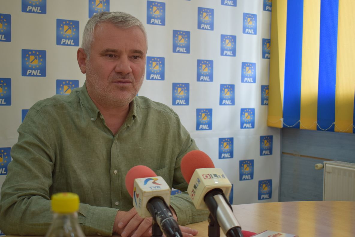 Scandal în PNL Olt. Deputat, despre candidatul partidului la Primăria Slatina: „Rămâne un pesedist pe viaţă“