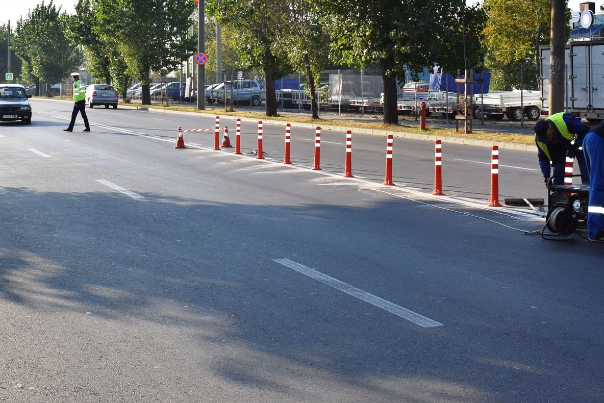 Măsură luată în urma deselor accidente din zona Dedeman Slatina. Primăria a montat separatoare de sens