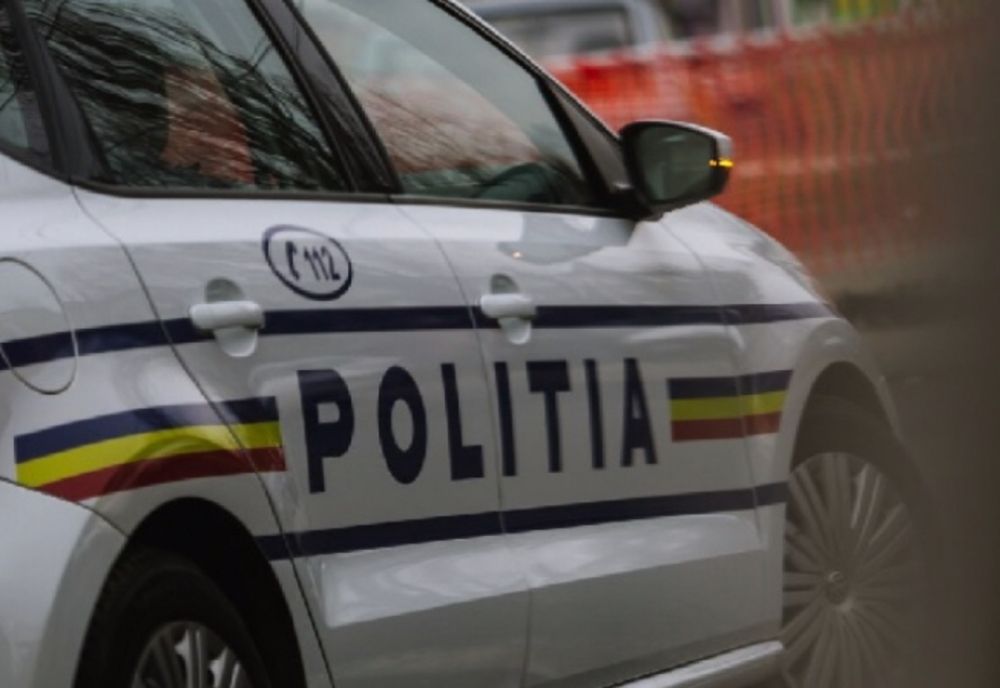 A tâlhărit o sală de jocuri din Caracal, ameninţând o angajată cu sticla de bere