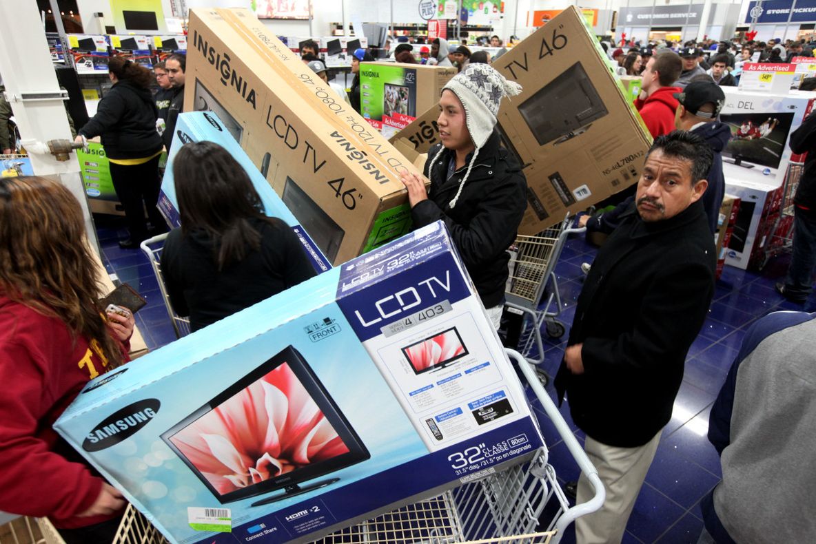 Slătinenii, în topul național al cumpărăturilor, de Black Friday