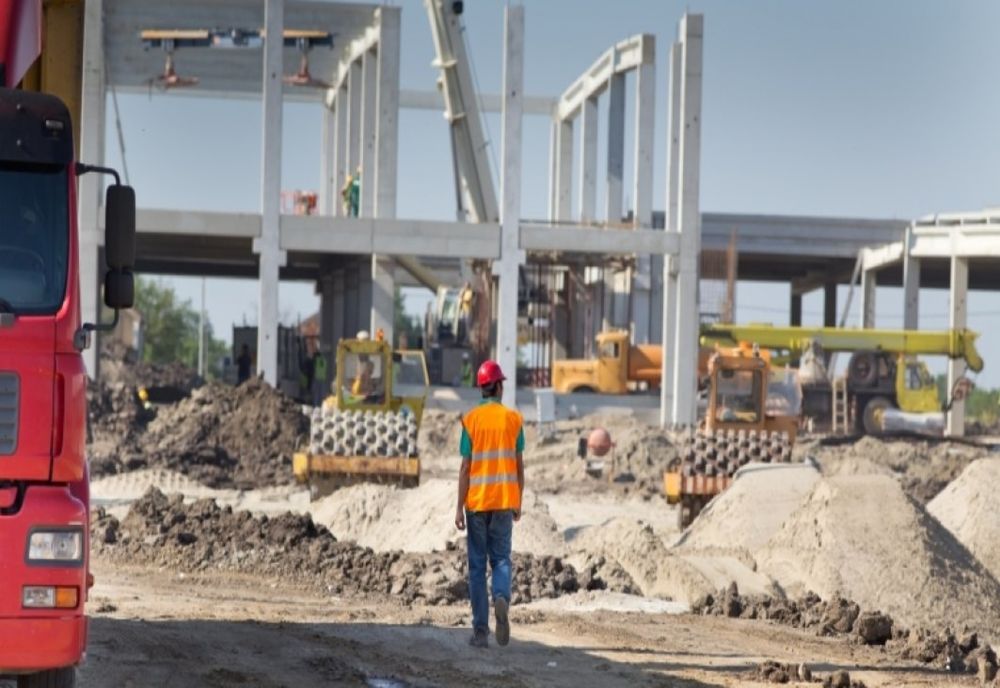 Șantierele, fabricile și croitoriile au nevoie urgentă de forță de muncă