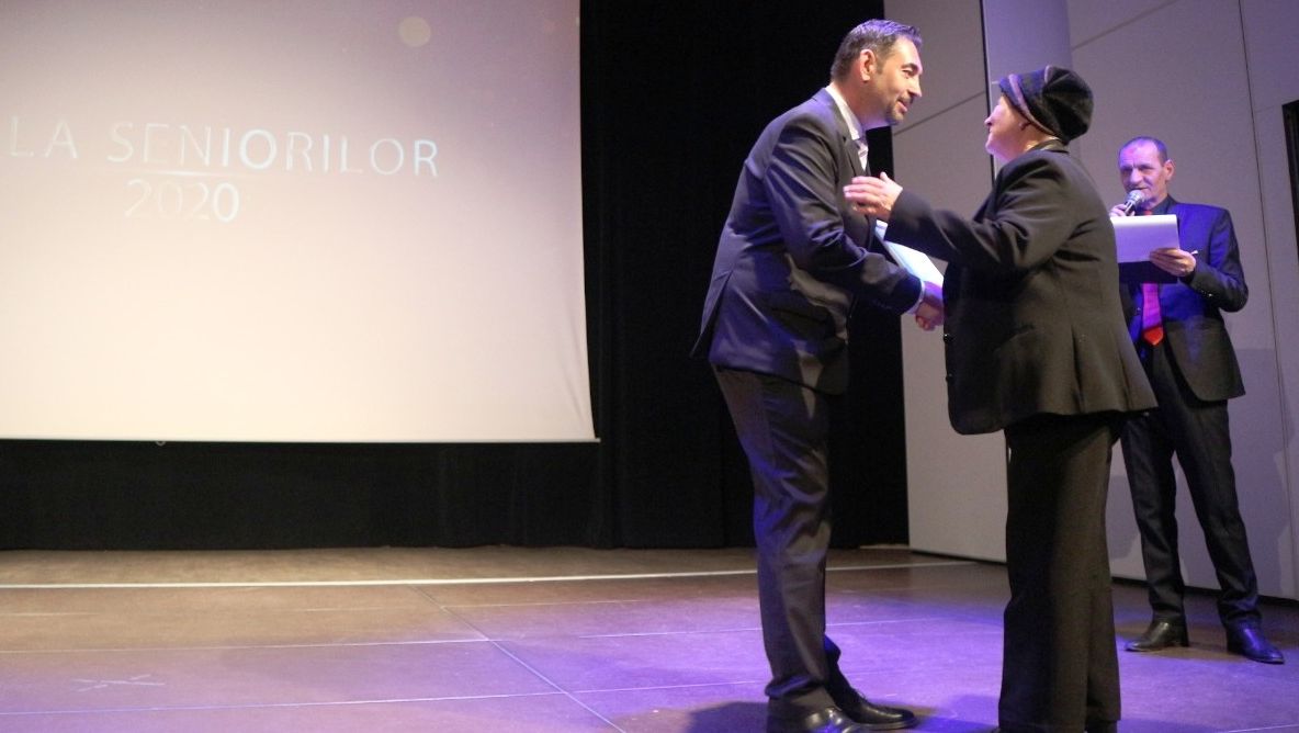 Gala Seniorilor. Cuplurile slătinene care au împlinit 50 de ani de la căsătorie, premiate