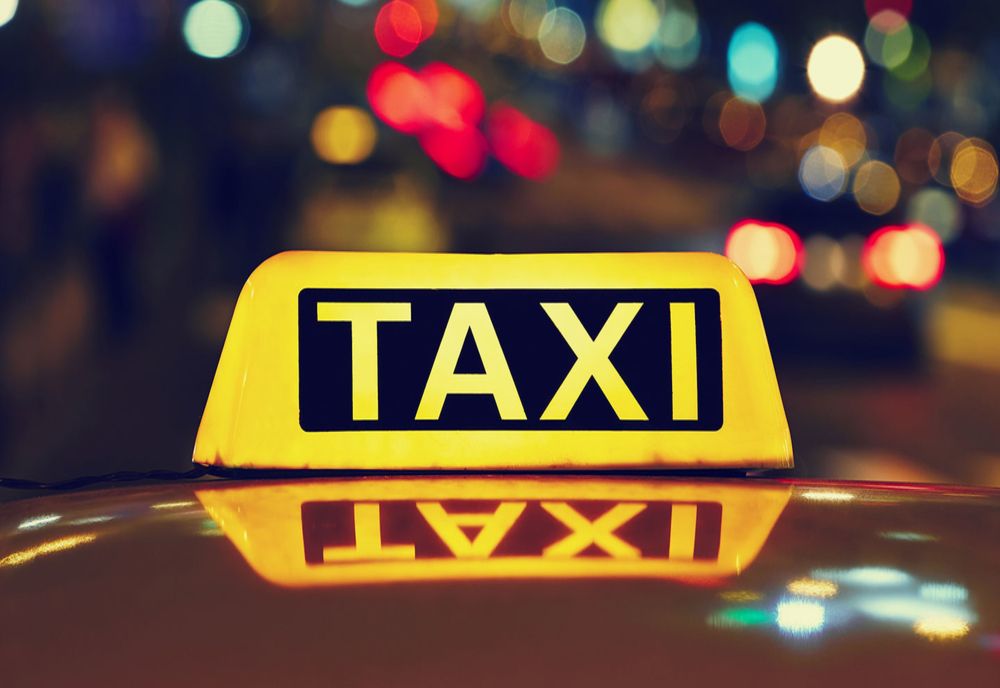 Doi tineri din Craiova, tâlhăriți de un taximetrist din Slatina