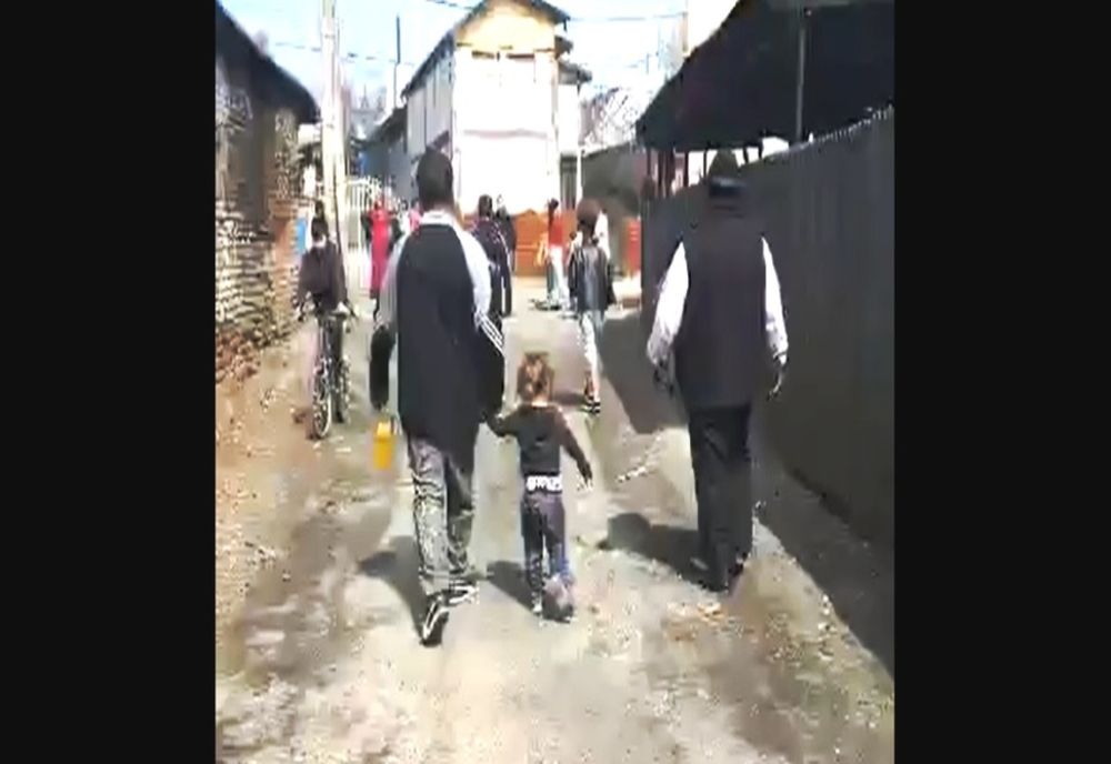 VIDEO. Romii din Balş, care au ieşit pe stradă, amendaţi din nou