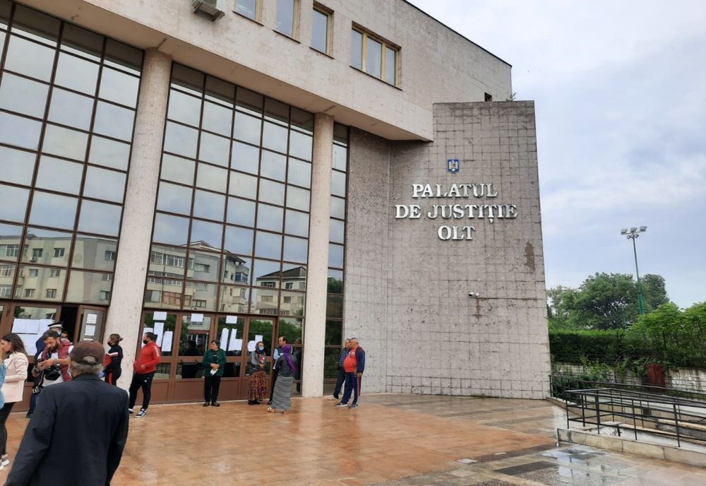 3 iunie, data la care Tribunalul Olt a amânat decizia în Dosarul Caracal. Familiile fetelor şi Dincă cer retrimiterea rechizitoriului procurorilor DIICOT