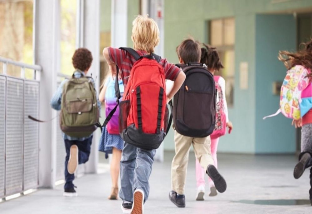 Programul „Primul meu ghiozdan” pentru elevii slătineni din clasa pregătitoare continuă şi în acest an