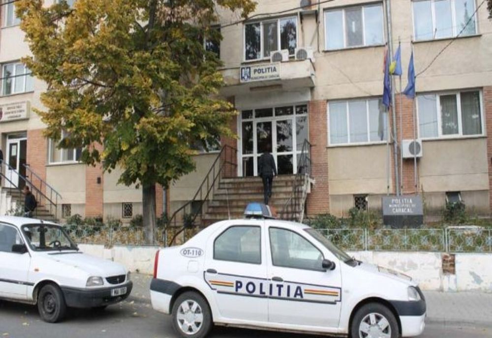 Poliţiştii îi audiază pe tinerii din Caracal ce s-au filmat chinuind un câine