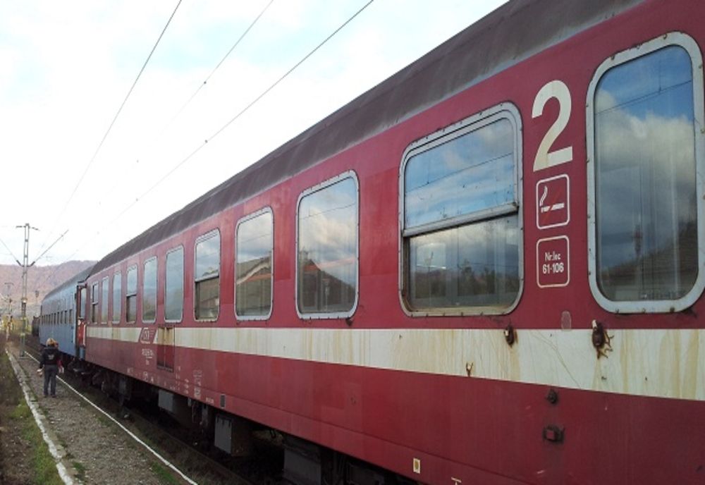 Trafic feroviar întrerupt în Olt. Transbordarea călătorilor, cu mijloace auto