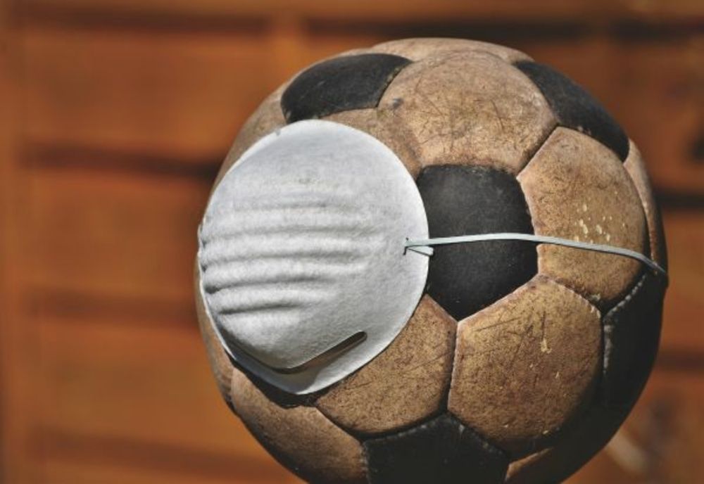 Turneu de fotbal cu aproape 100 de participanţi, la Caracal. Poliţiştii au dat amendă